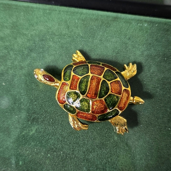 Colorful Gold Tone Green Brown Enamel Turtle Brooch - Picture 6 of 17